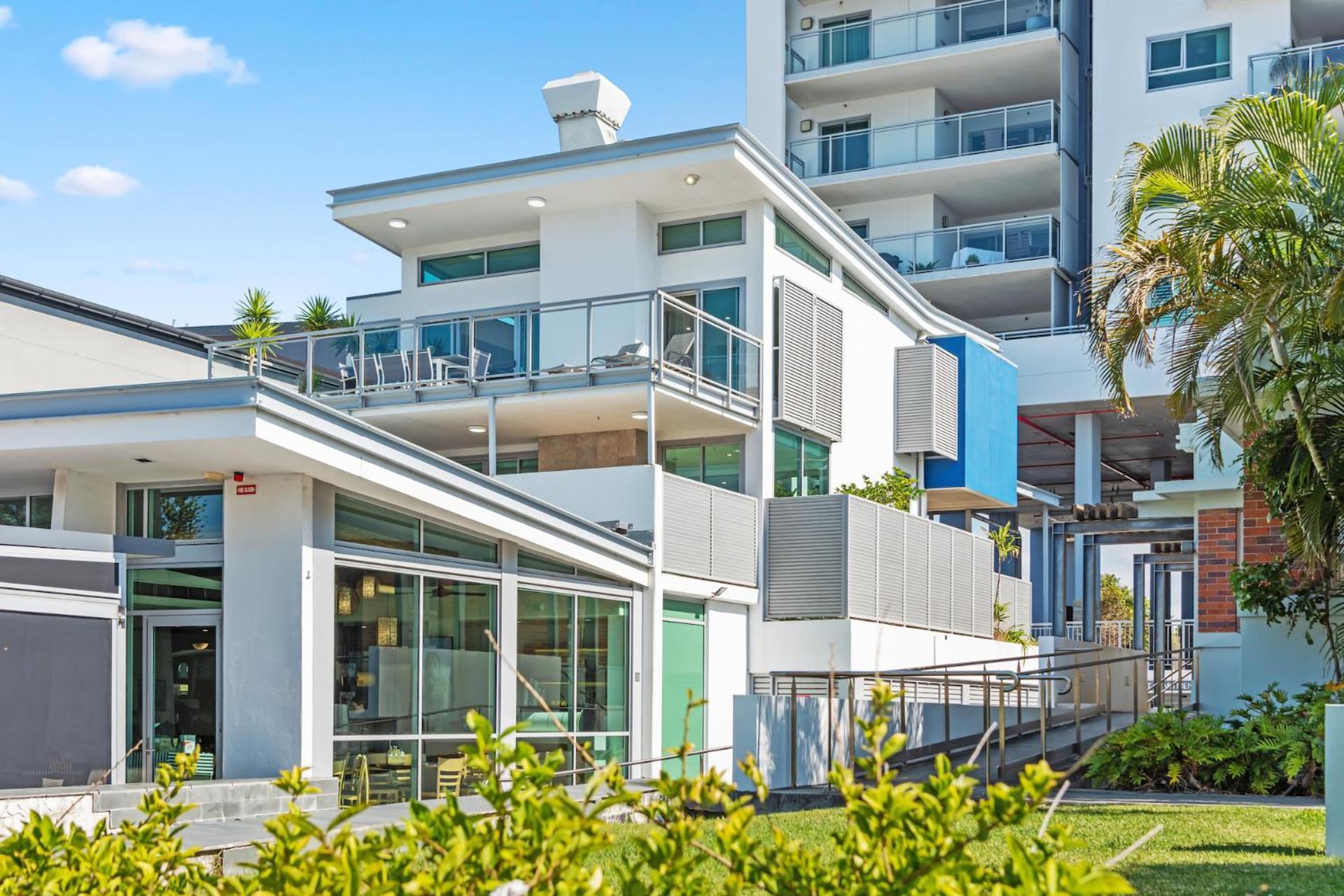 Proximity Waterfront Apartments Ред-Клифф Экстерьер фото